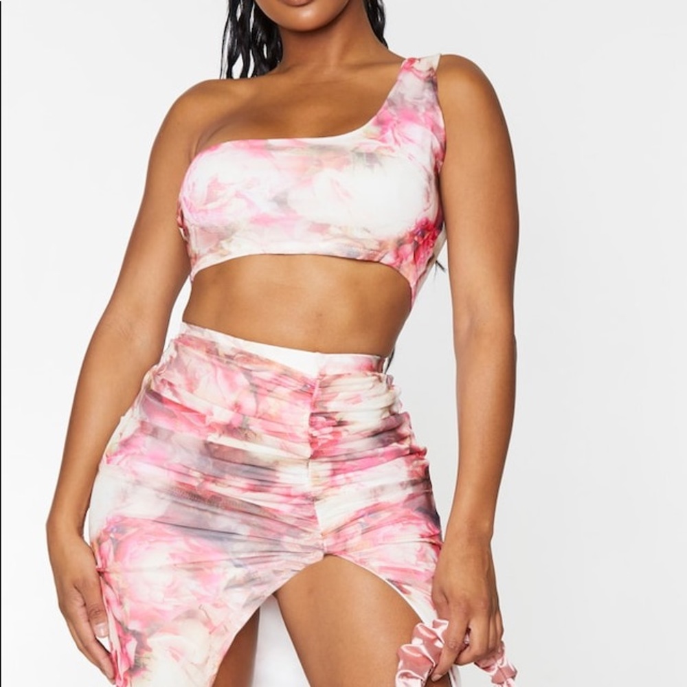 🆕🌸Pink Floral Mesh Ruched Two Piece🌸 - Picture 3 of 6